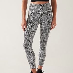 Athleta- Ultimate Stash Textured 7/8th Tight